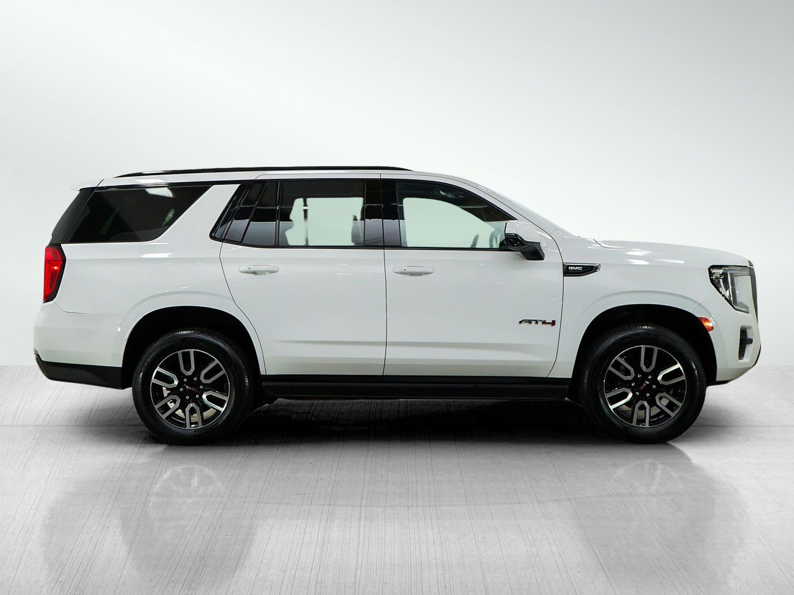 Used 2021 GMC Yukon AT4 w/ AT4 Premium Plus Package AWD/4WD image 6