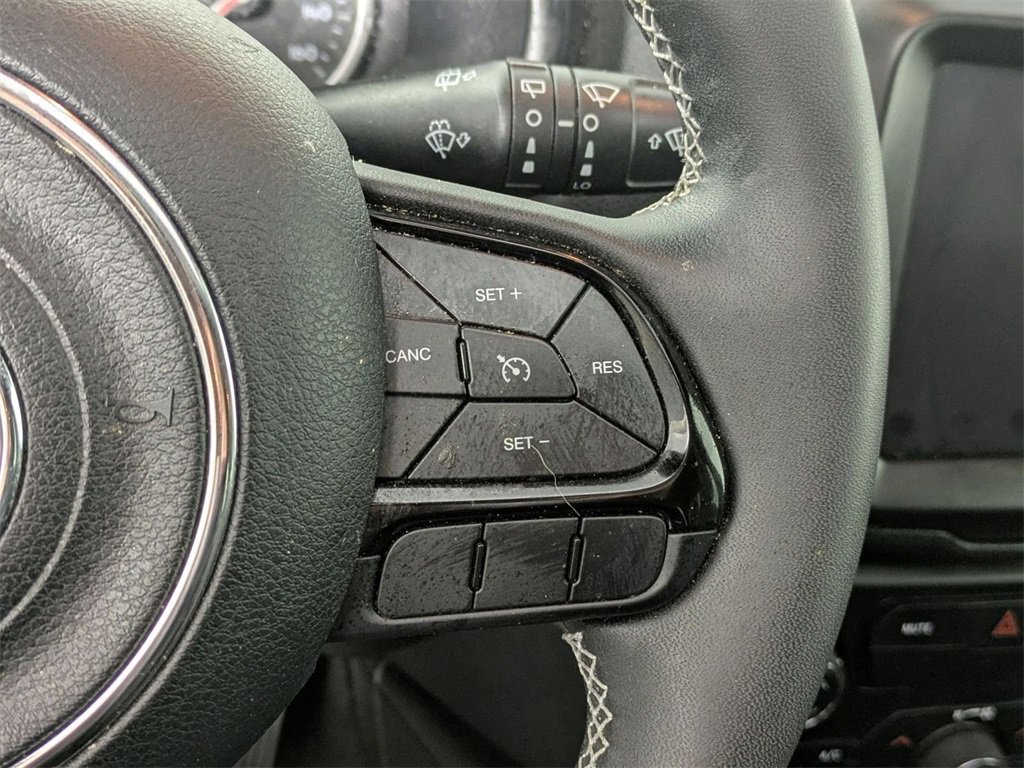 Used 2021 Jeep Renegade Latitude w/ Sun & Sound Group image 19