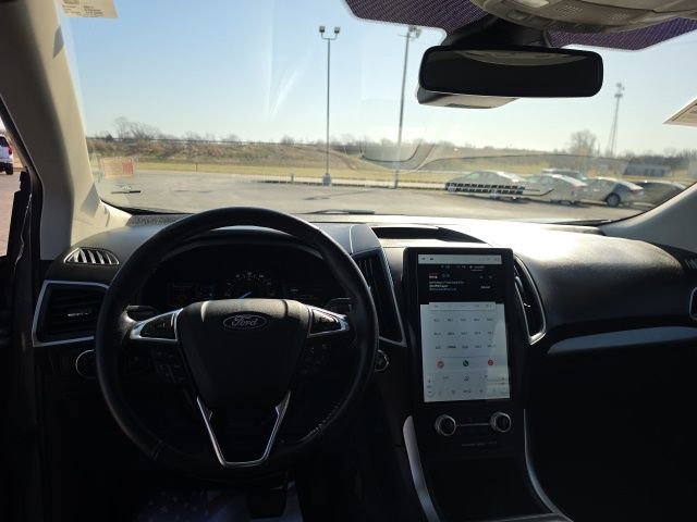 Used 2023 Ford Edge SEL image 17
