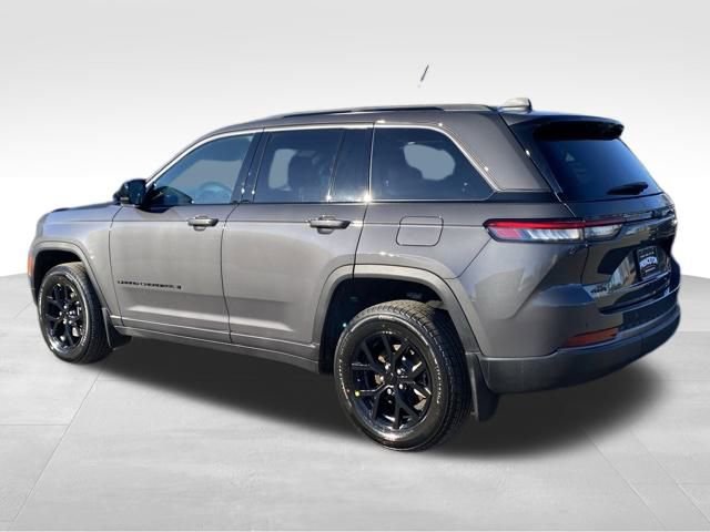 New 2026 Jeep Grand Cherokee Altitude image 5