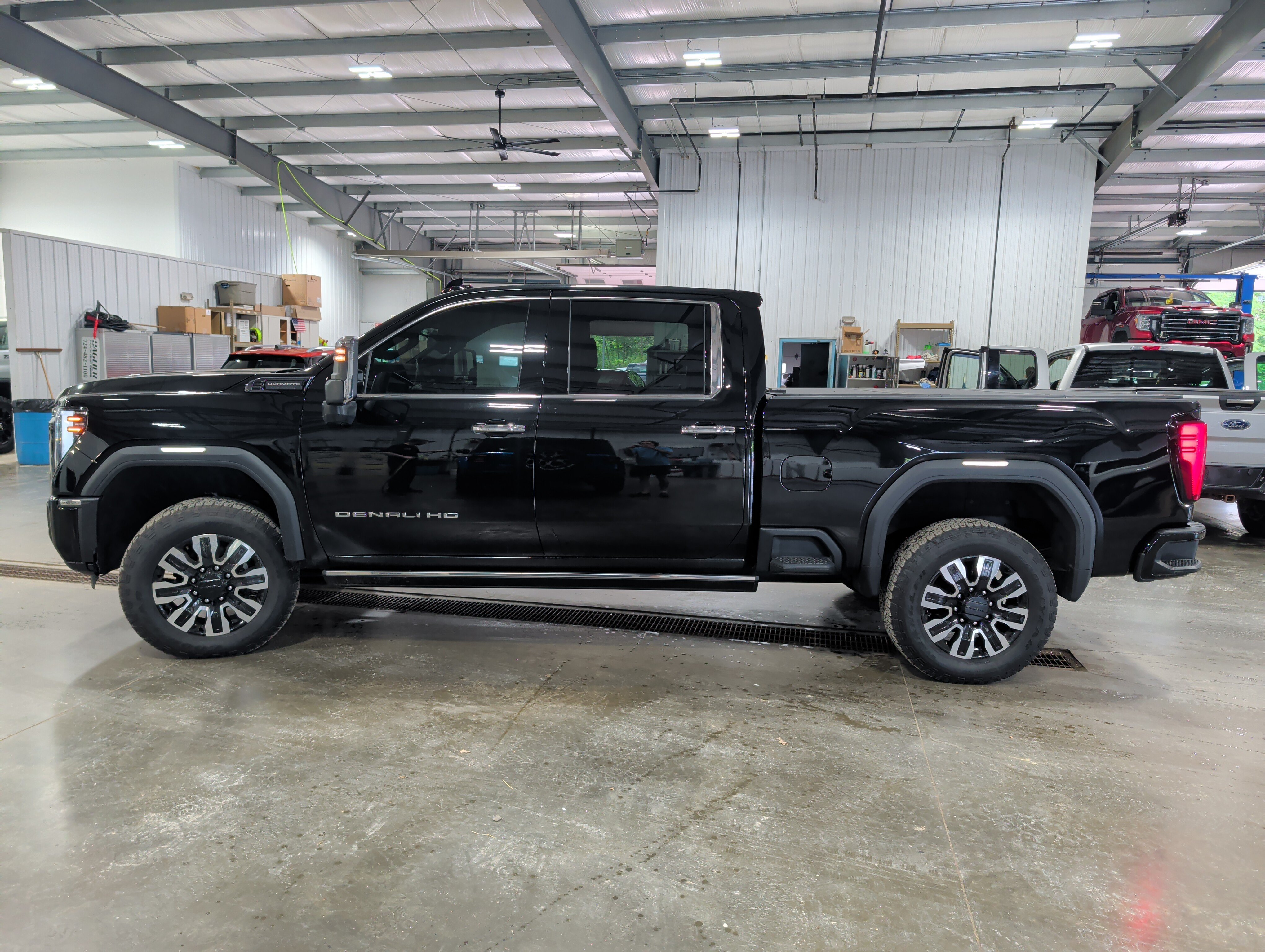 Used 2025 GMC Sierra 2500 Denali Ultimate AWD/4WD image 5