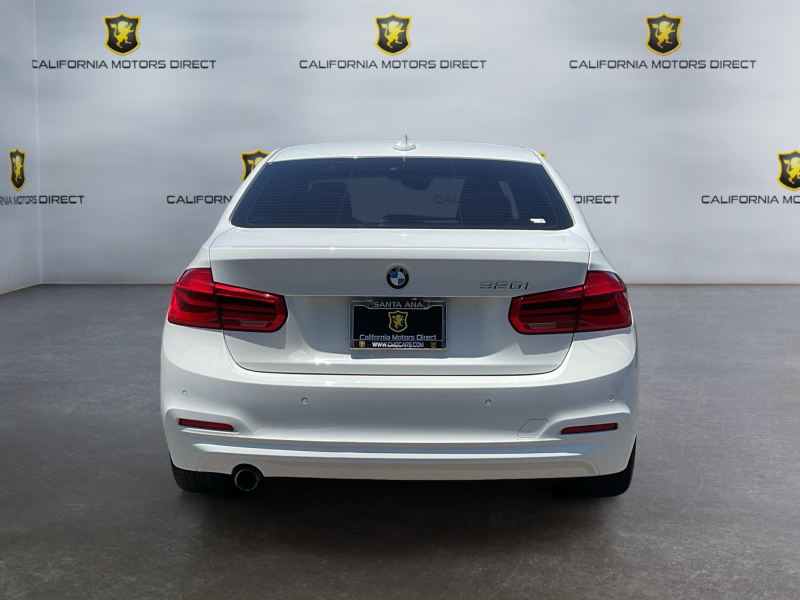 Used 2018 BMW 320i xDrive Sedan AWD/4WD image 6