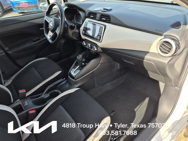 Used 2022 Nissan Versa SV FWD image 9