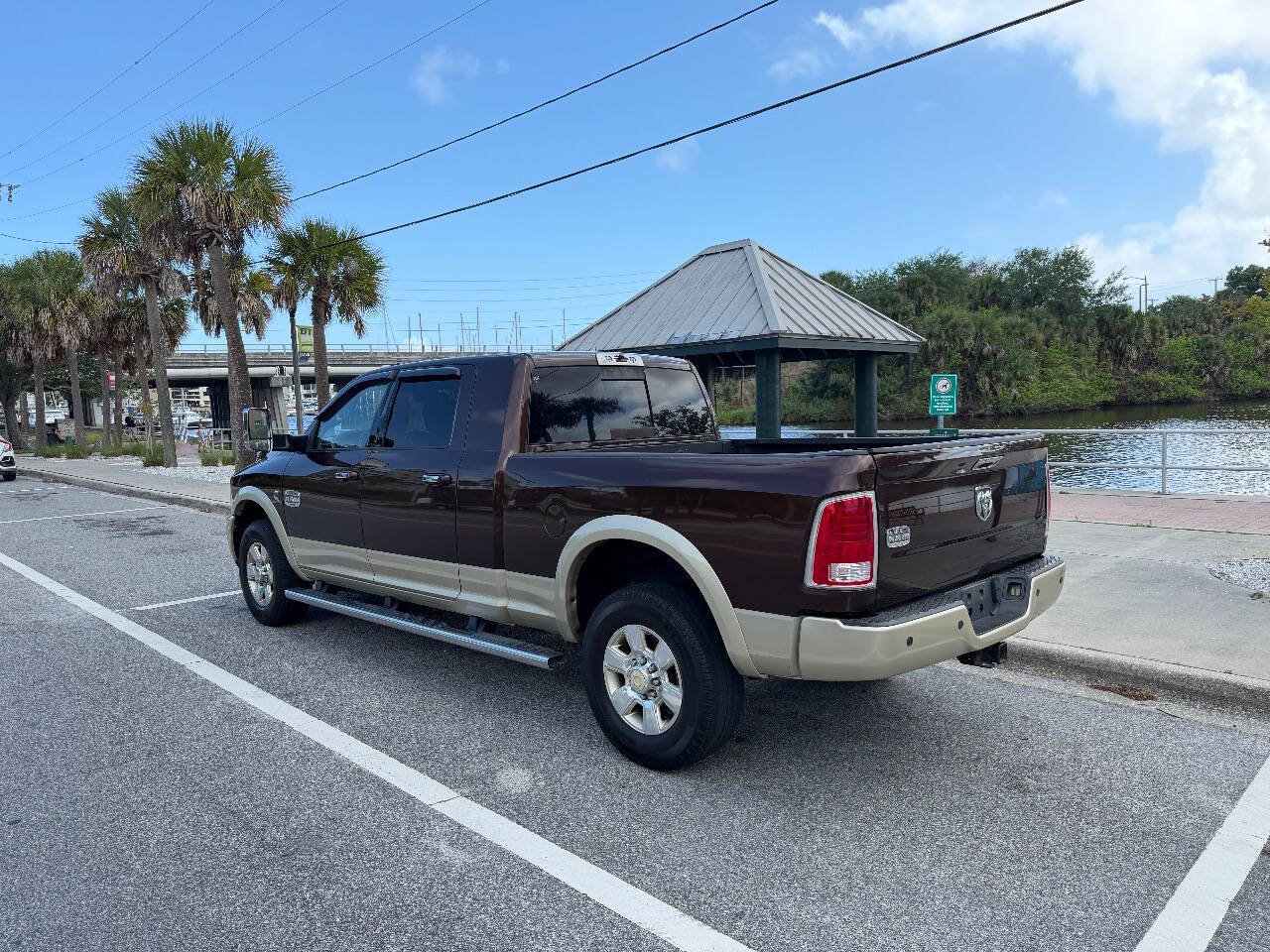 Used 2015 RAM 2500 Longhorn RWD image 3
