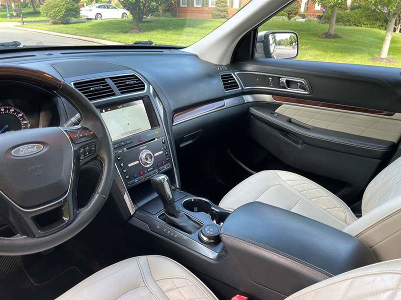 Used 2017 Ford Explorer Platinum AWD/4WD image 79