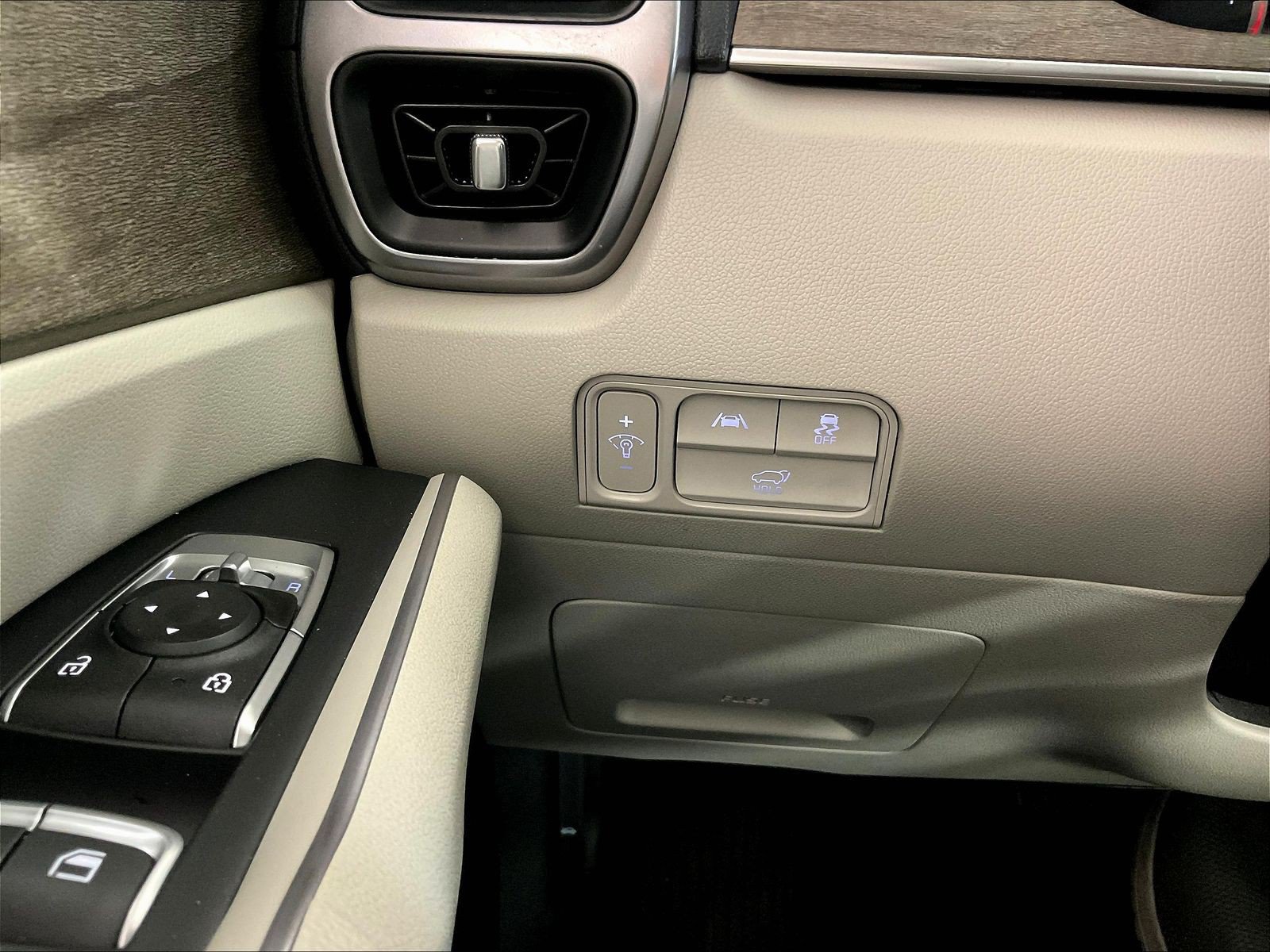 Used 2023 Kia Sorento EX w/ Panoramic Sunroof Package FWD image 15