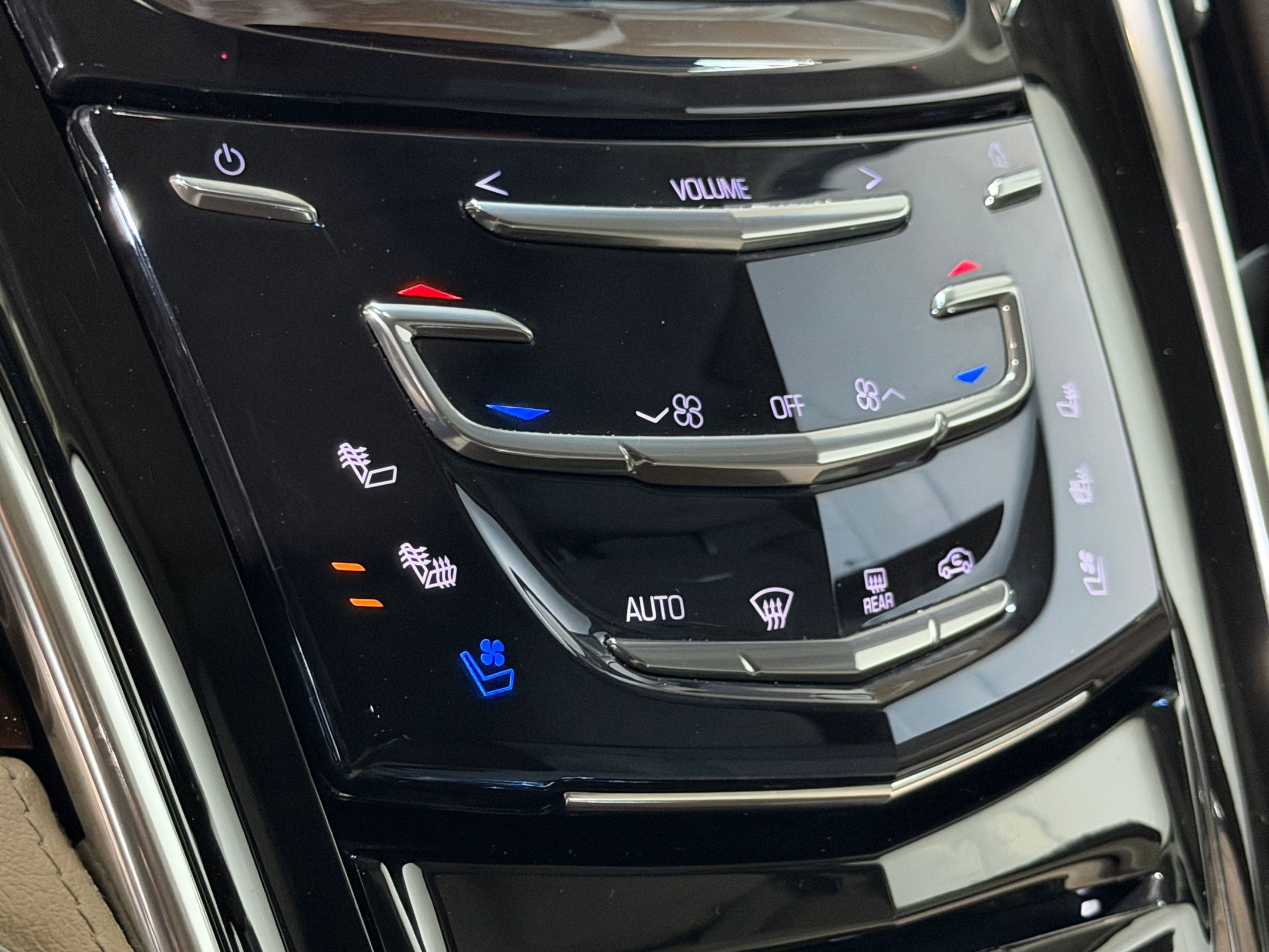 Used 2017 Cadillac Escalade Premium Luxury RWD image 32