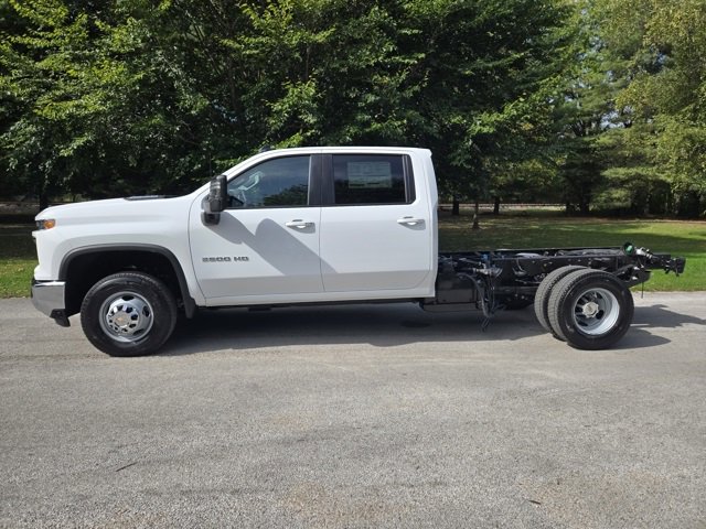 New 2026 Chevrolet Silverado 3500 LT w/ Convenience Package image 2