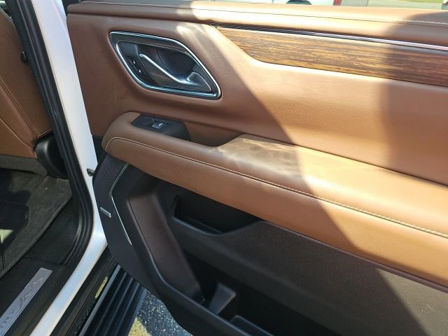 Used 2023 Chevrolet Suburban High Country image 14