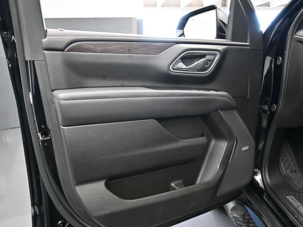 Used 2023 Chevrolet Tahoe Z71 w/ Luxury Package image 16