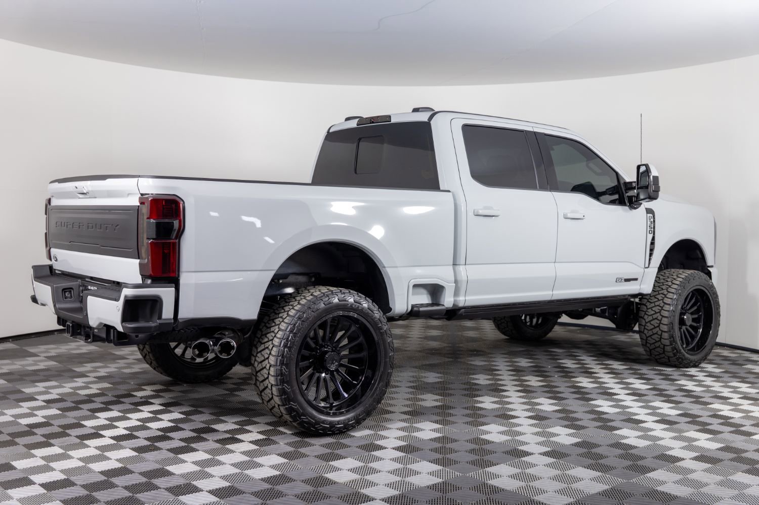 Used 2026 Ford F350 Platinum AWD/4WD image 9