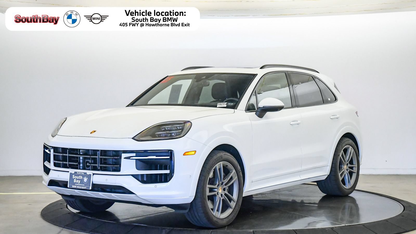 Used 2025 Porsche Cayenne AWD/4WD image 1
