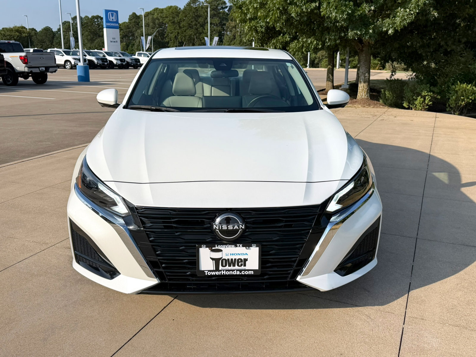Used 2023 Nissan Altima 2.5 SL FWD image 2