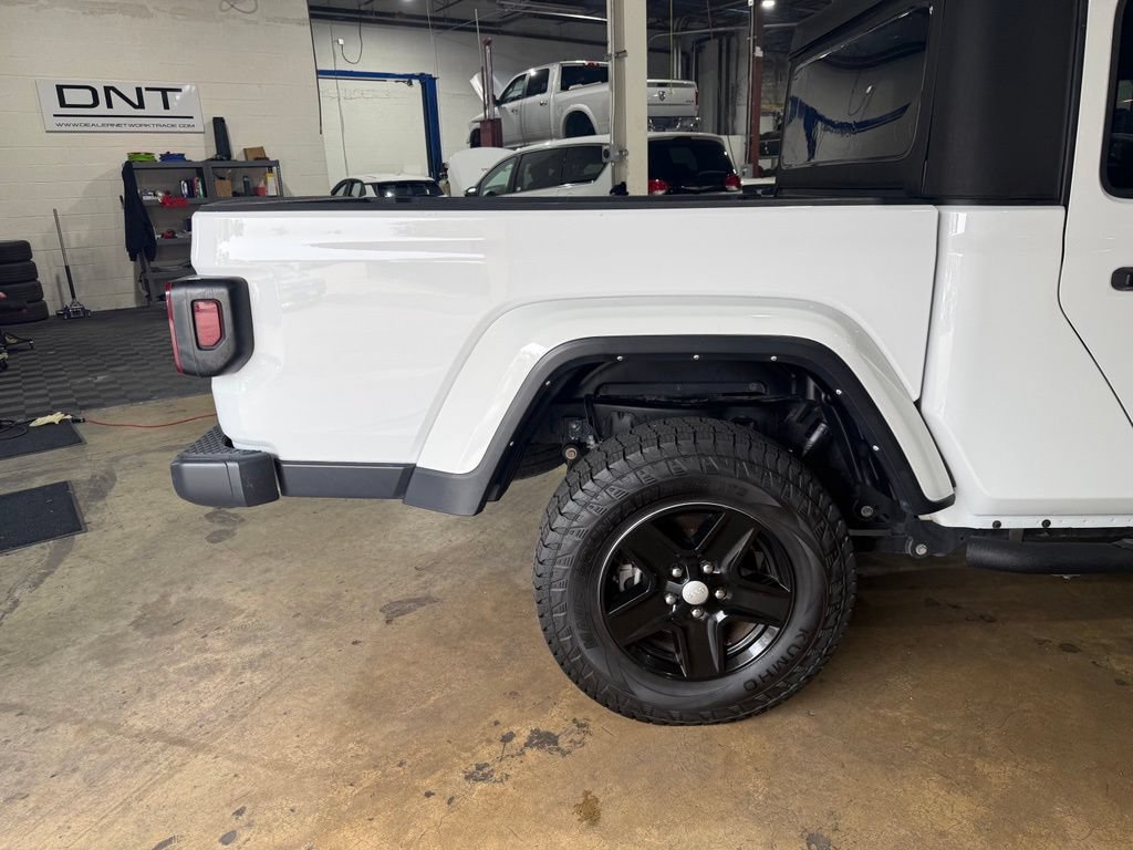 Used 2022 Jeep Gladiator Sport AWD/4WD image 13