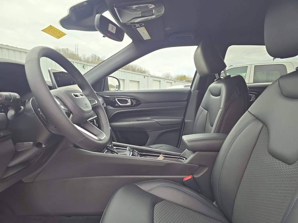 New 2026 Jeep Compass Latitude image 11