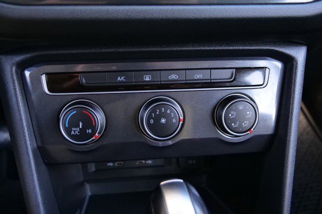 Used 2020 Volkswagen Tiguan S image 14