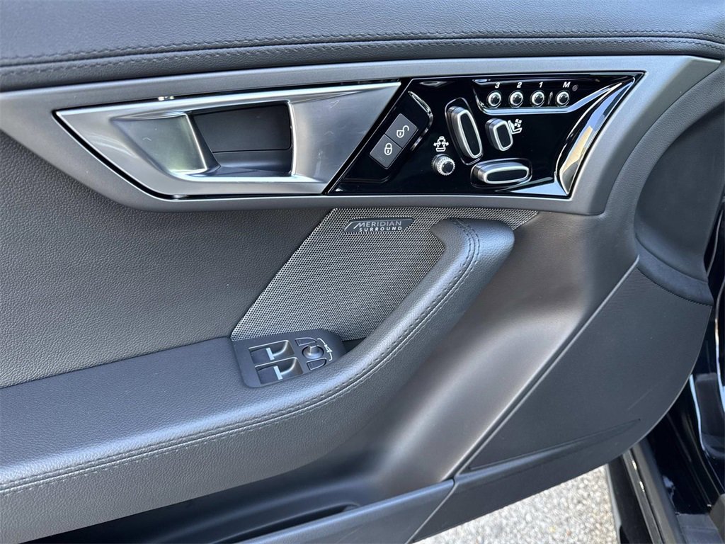 Used 2016 Jaguar F-TYPE S image 12