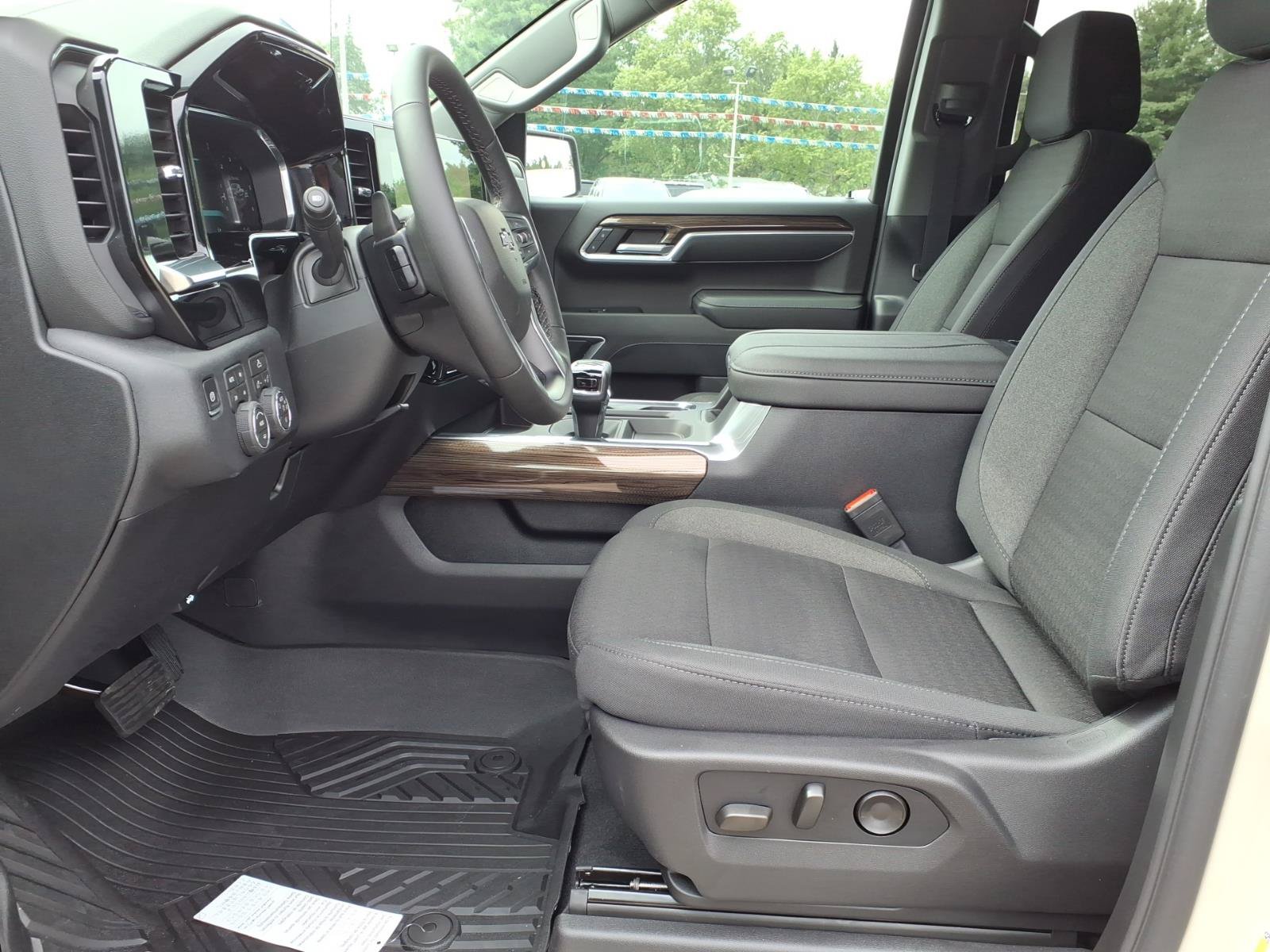 New 2026 Chevrolet Silverado 1500 RST AWD/4WD image 6