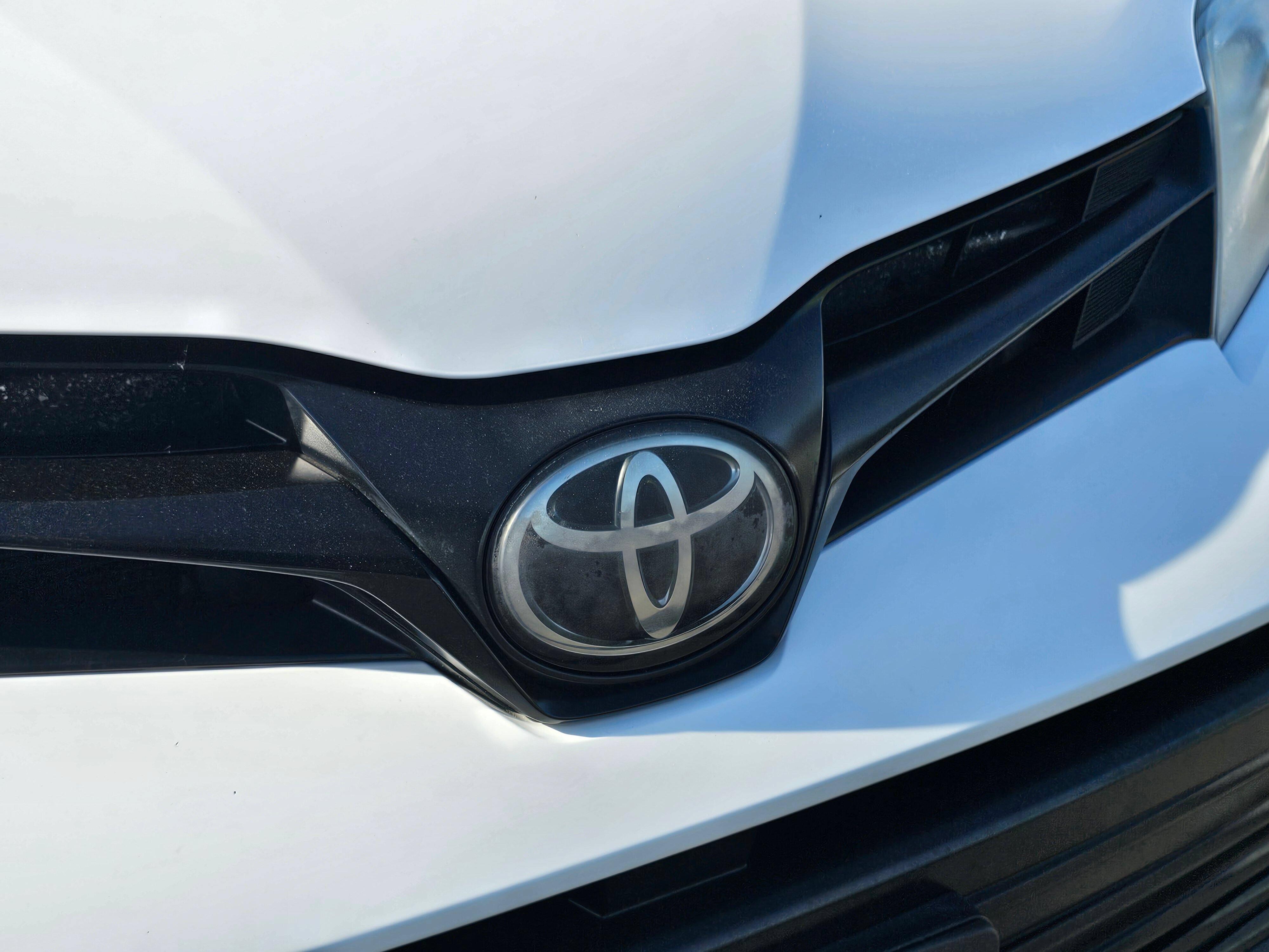 Used 2019 Toyota Sienna L w/ Carpet Mat Package FWD image 11