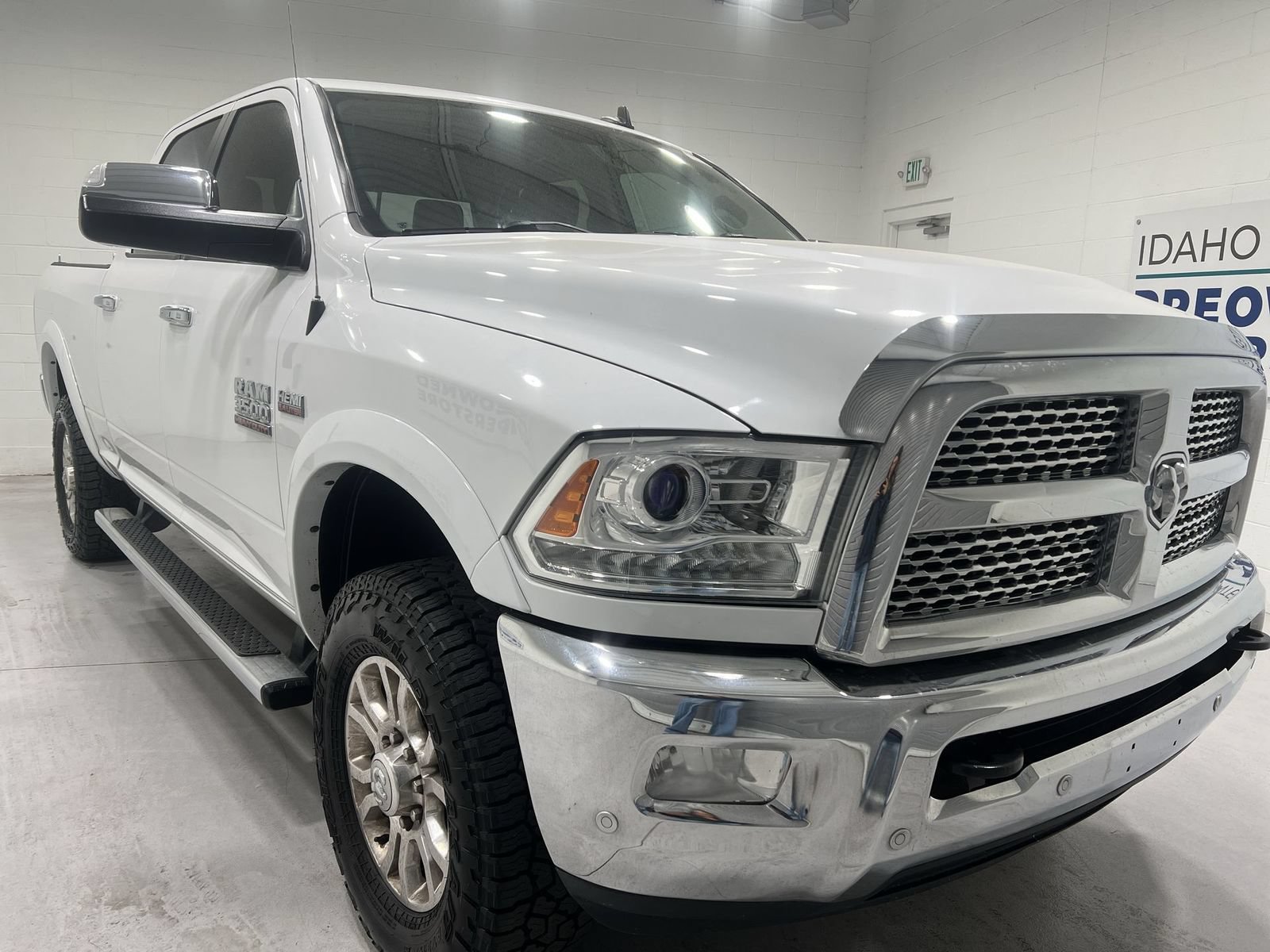 Used 2018 RAM 3500 Laramie AWD/4WD image 2