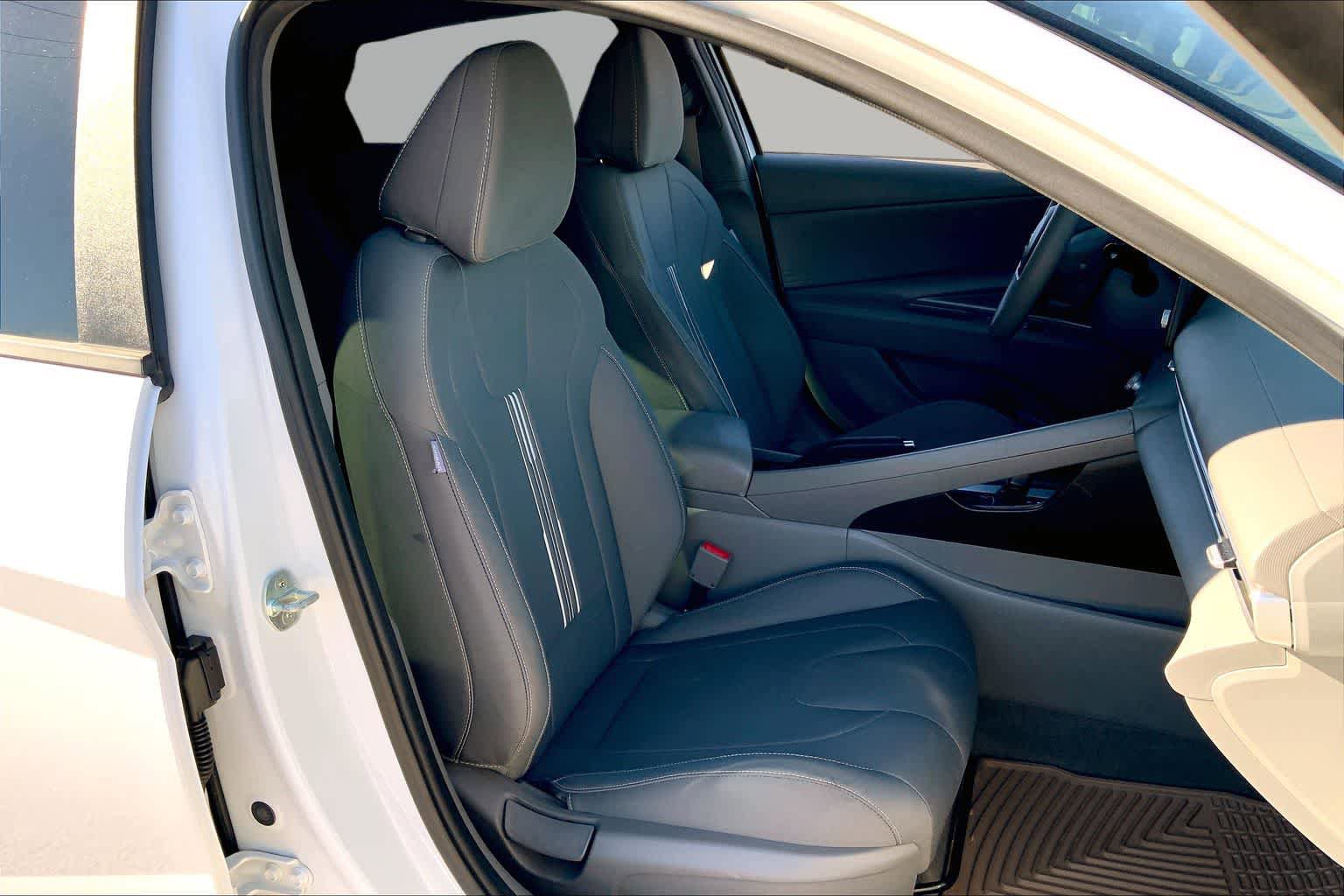 Used 2022 Hyundai Elantra SEL w/ Cargo Package FWD image 9
