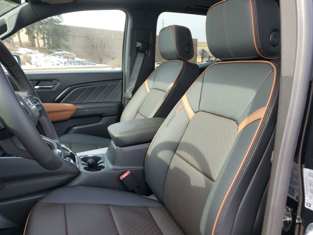 New 2025 GMC Canyon AT4 w/ Nightfall Edition image 21