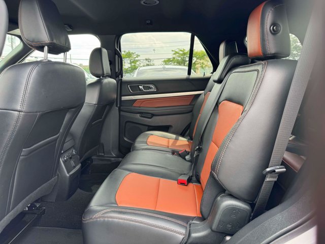 Used 2019 Ford Explorer XLT w/ Equipment Group 202A AWD/4WD image 12