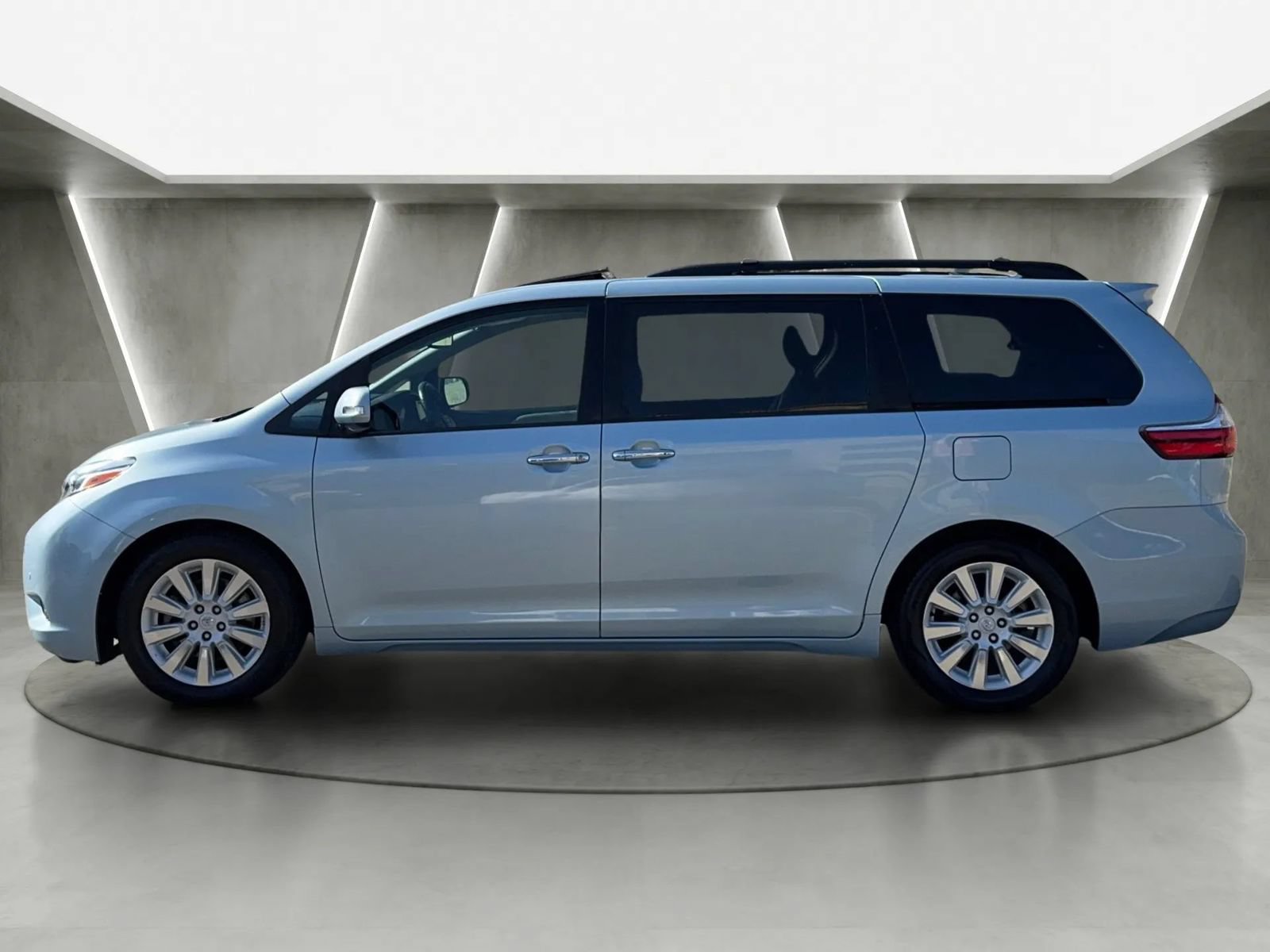 Used 2015 Toyota Sienna Limited FWD image 6
