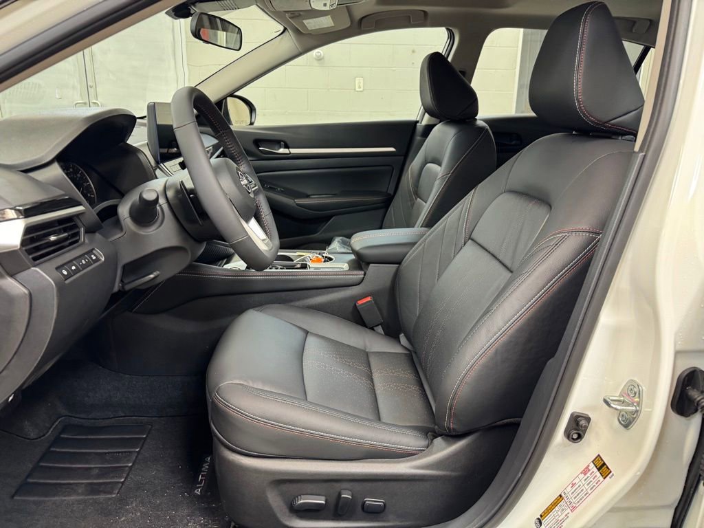 New 2026 Nissan Altima 2.5 SR FWD image 11