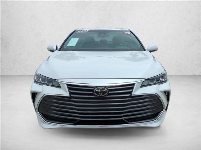 Used 2019 Toyota Avalon XLE w/ Moonroof Package FWD video 2