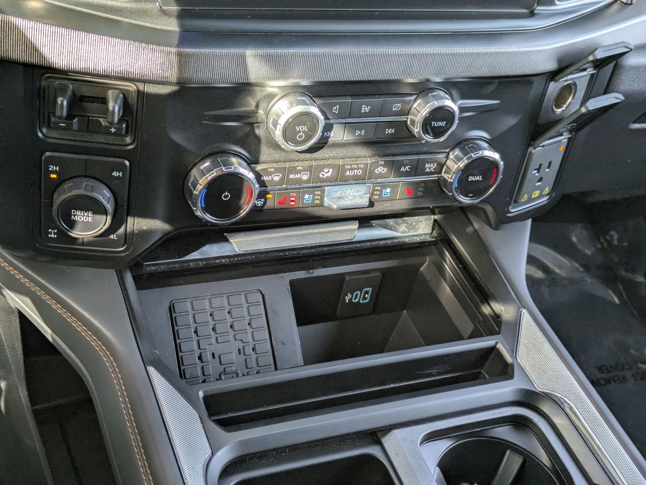 Certified 2024 Ford F250 Platinum image 23