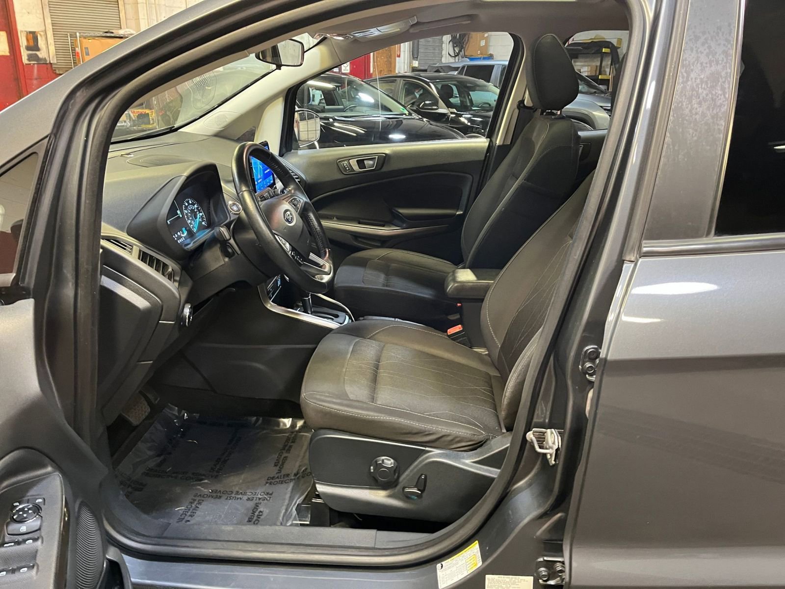 Used 2020 Ford EcoSport SE w/ SE Convenience Package image 27