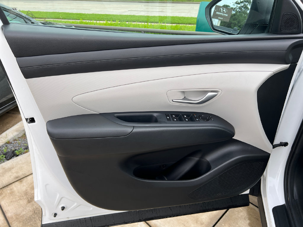 Used 2026 Hyundai Tucson SEL FWD image 16