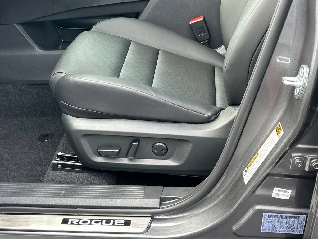 New 2026 Nissan Rogue Dark Armor FWD image 17