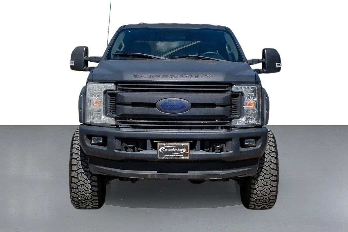 Used 2017 Ford F250 XLT w/ XLT Value Package image 3