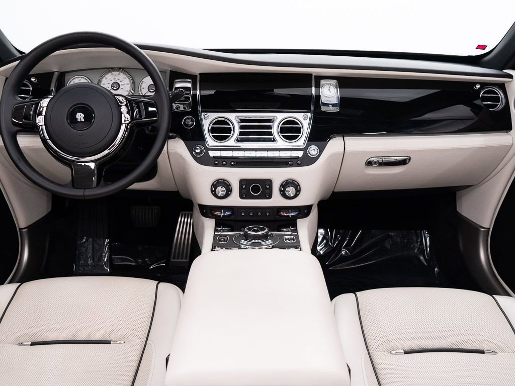 Certified 2018 Rolls-Royce Dawn RWD image 32