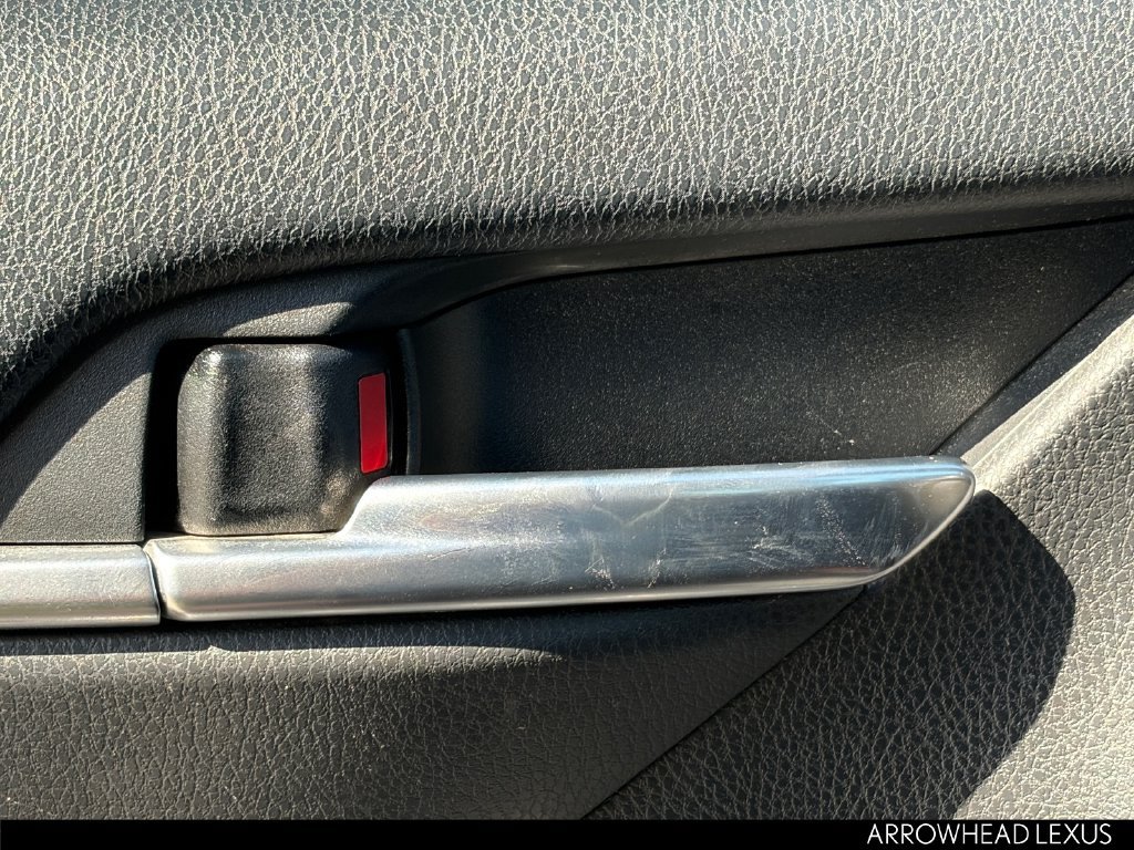 Used 2018 Toyota Camry SE FWD image 15