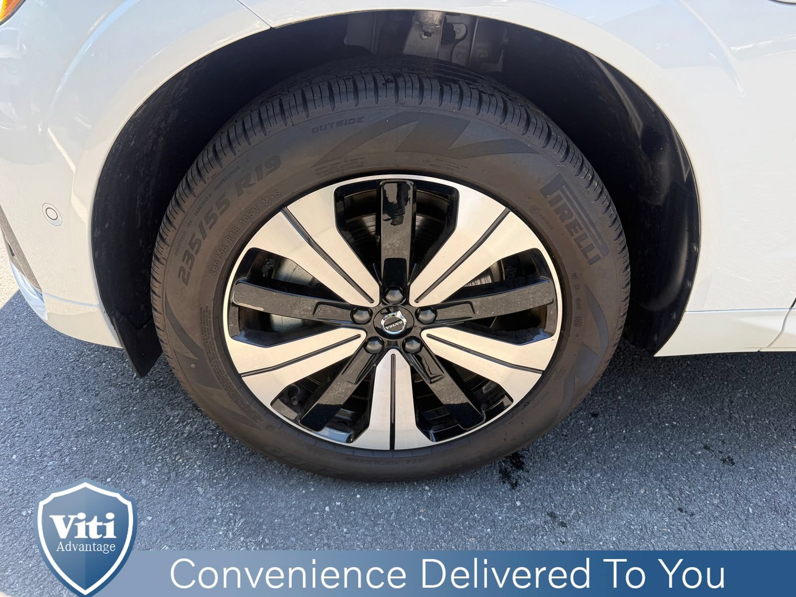 Certified 2025 Volvo XC60 T8 Plus w/ Climate Package AWD/4WD image 12