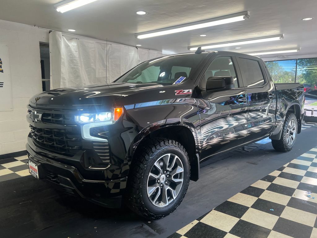 Used 2023 Chevrolet Silverado 1500 RST w/ Convenience Package II AWD/4WD image 4