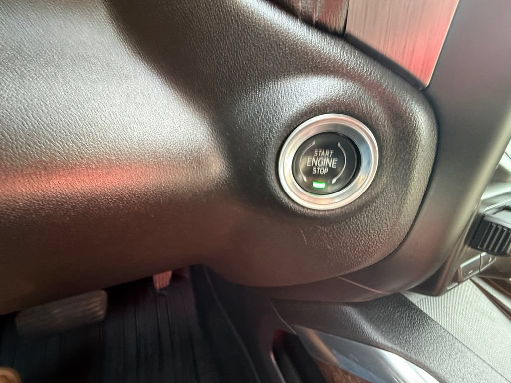 Used 2020 GMC Sierra 3500 Denali w/ Denali Ultimate Package AWD/4WD image 31