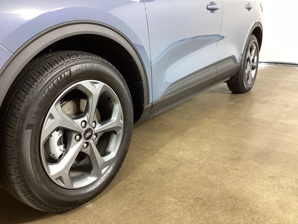 Used 2025 Ford Escape ST-Line w/ Equipment Group 301A FWD image 2