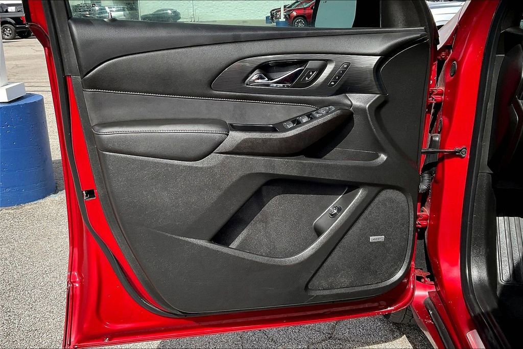 Used 2023 Chevrolet Traverse High Country image 18
