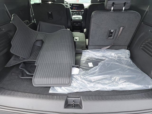 Used 2025 Chevrolet Traverse Z71 w/ Driver Confidence Package AWD/4WD image 28