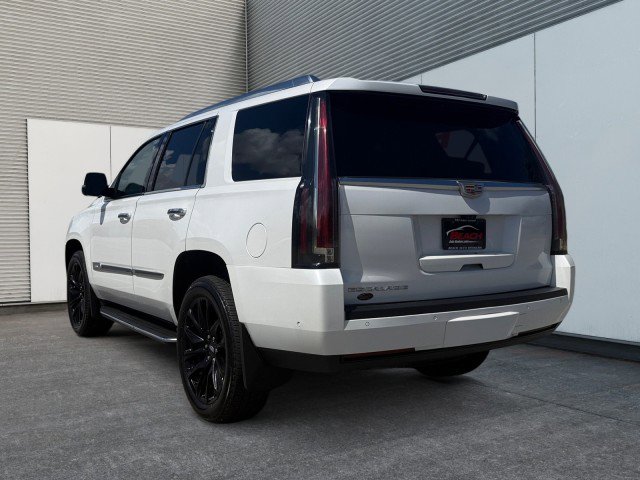 Used 2019 Cadillac Escalade Luxury image 7