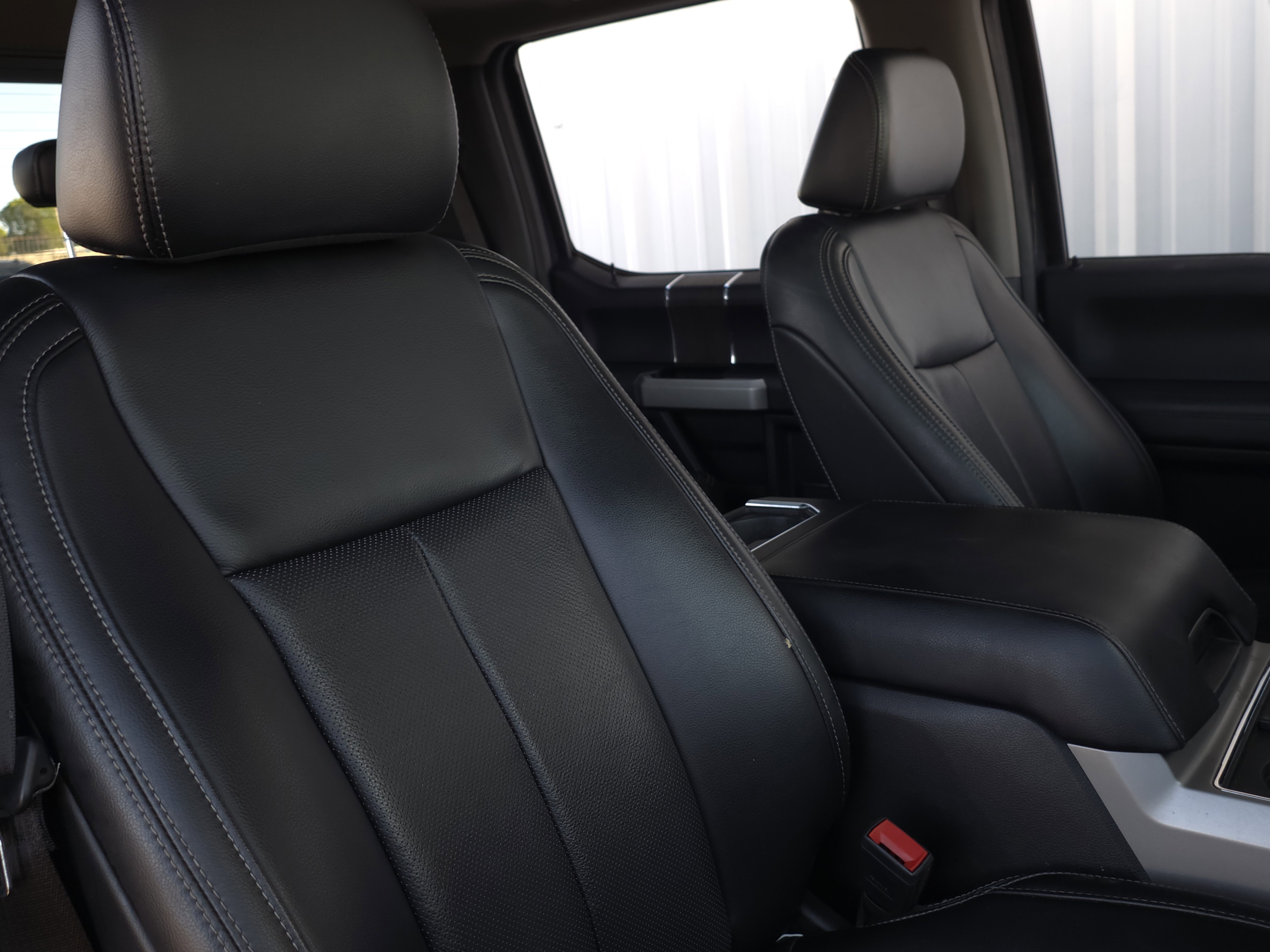 Used 2021 Ford F250 Lariat w/ Tremor Off-Road Package image 35