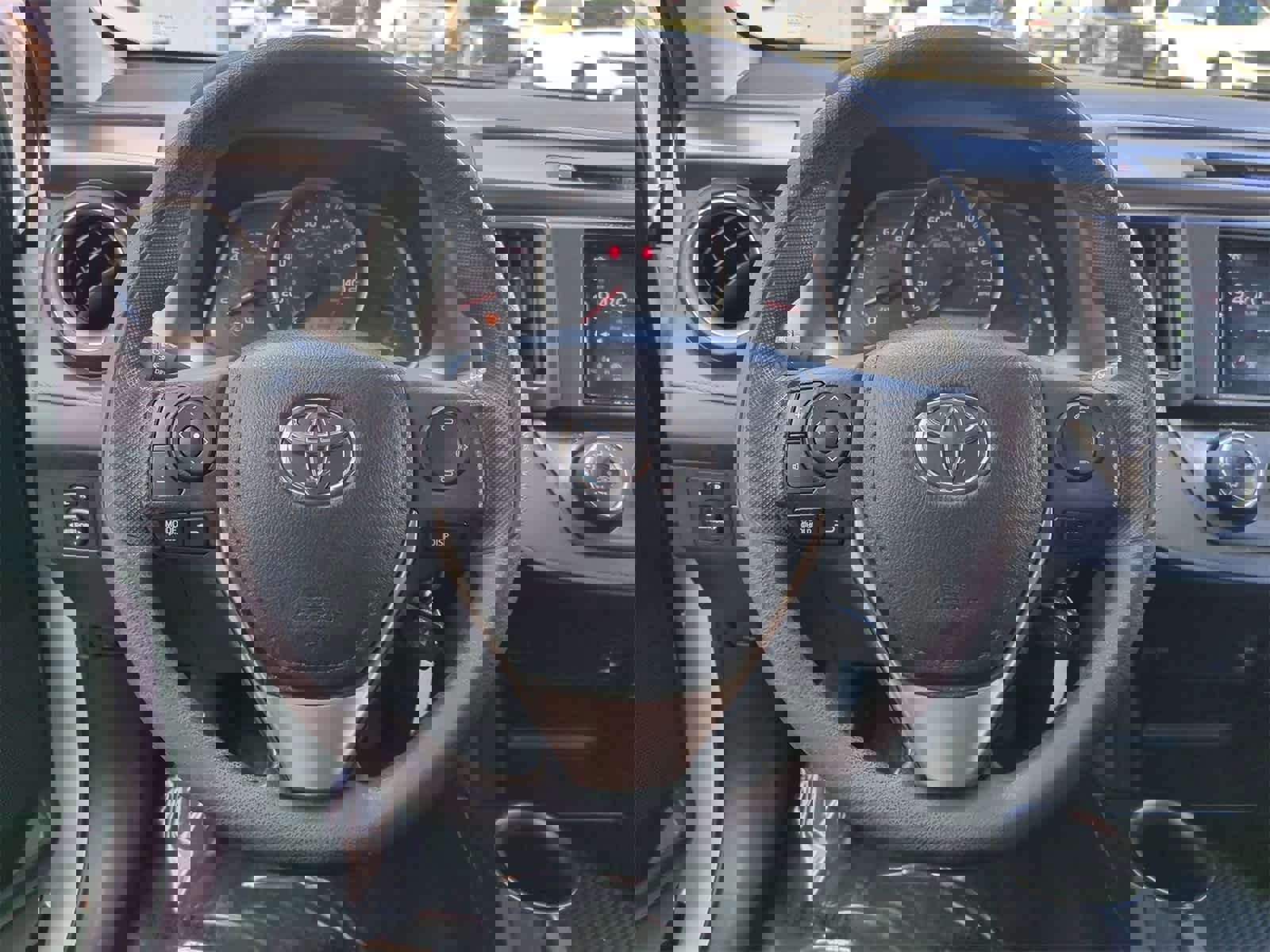 Used 2015 Toyota RAV4 LE image 21