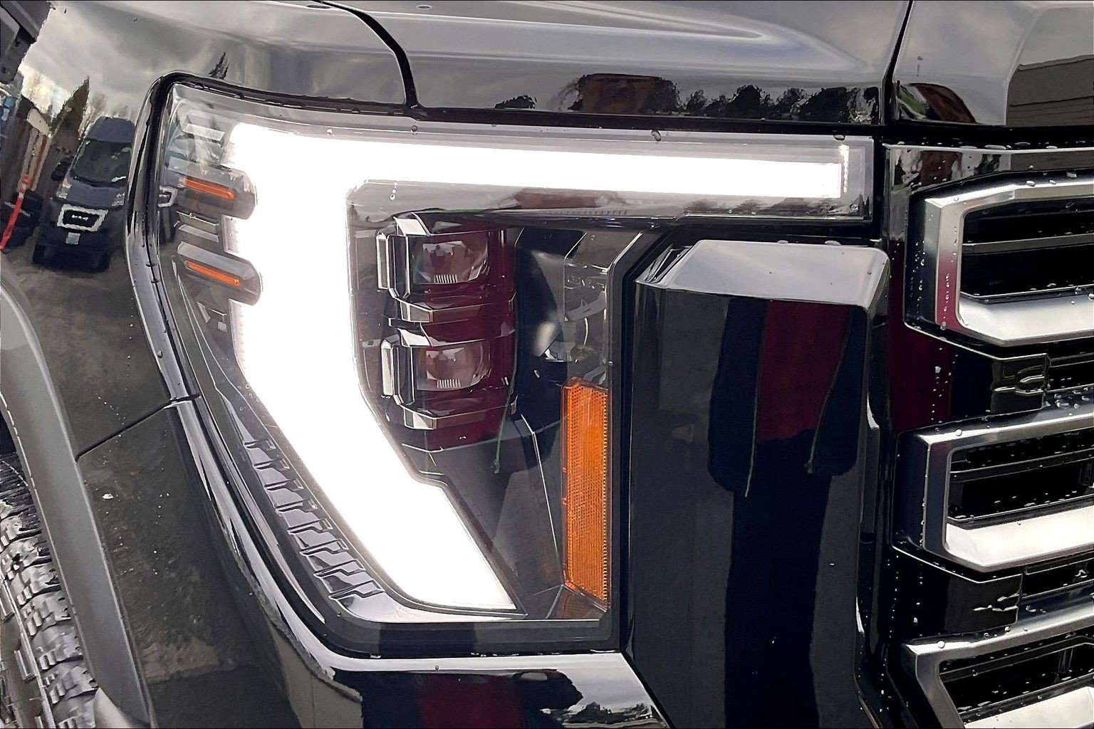 Used 2025 GMC Sierra 3500 AT4 w/ AT4 Premium Plus Package image 28