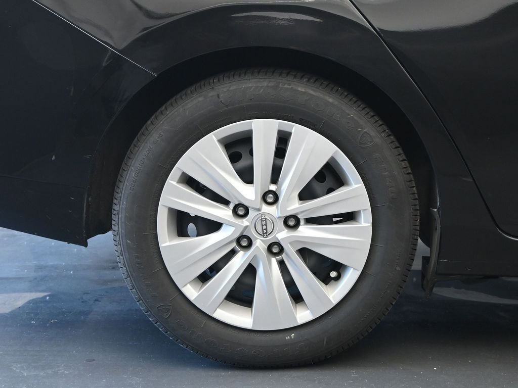 Used 2025 Nissan Sentra S image 9