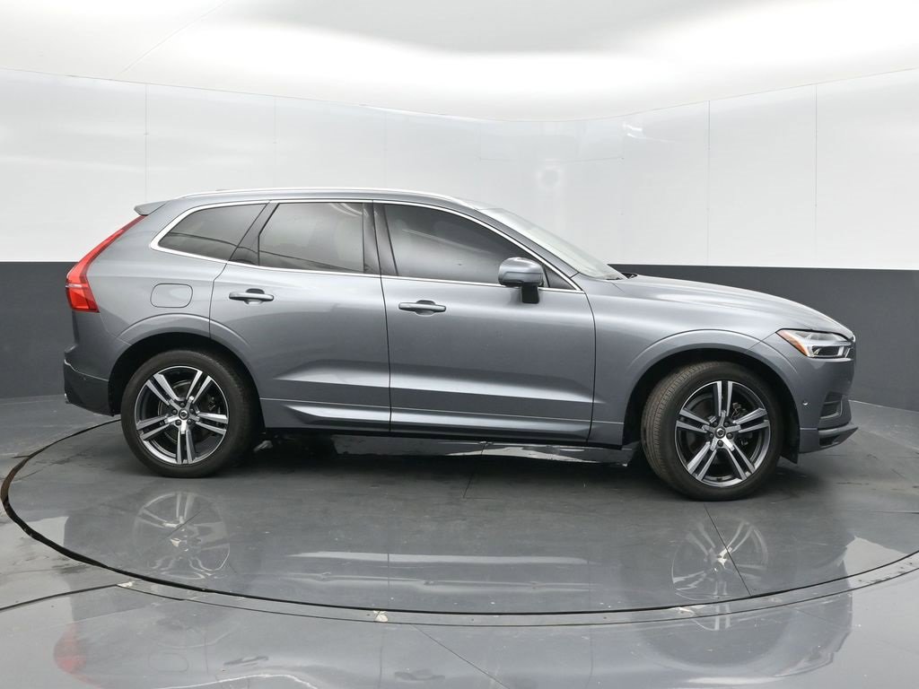 Used 2019 Volvo XC60 T6 Momentum w/ Multimedia Package image 8