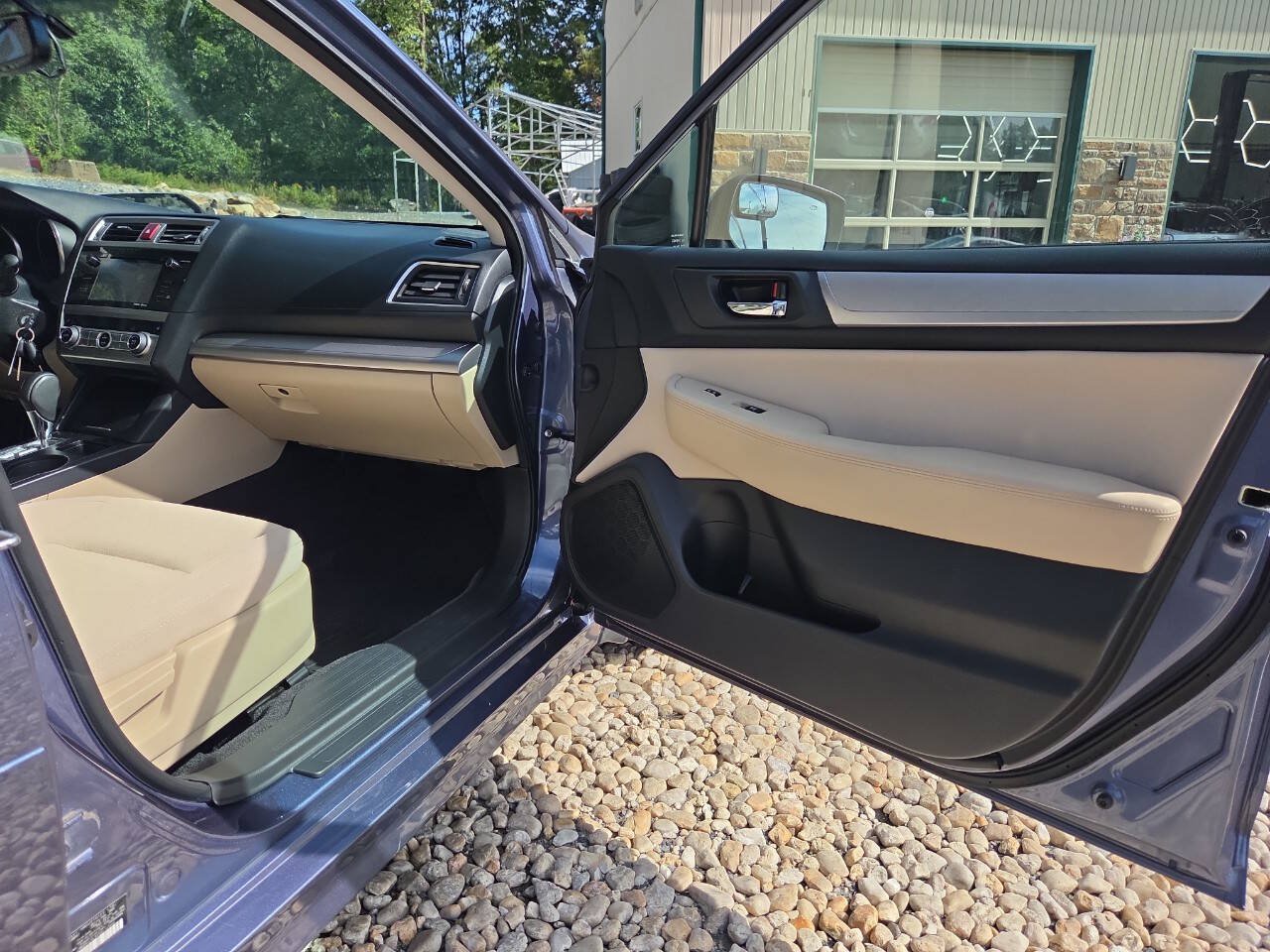 Used 2015 Subaru Legacy 2.5i Premium w/ Moonroof Package AWD/4WD image 25